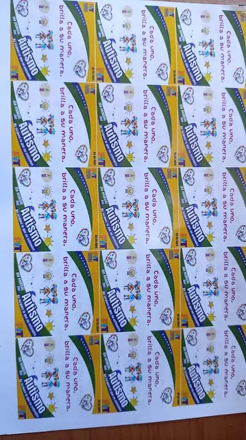 Plancha de tarjetas a color para una actividad sobre el autismo