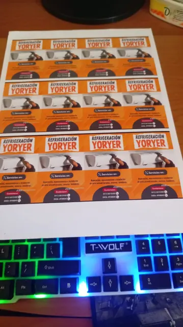 Plancha de tarjetas de presentación para un servicio de refrigeración